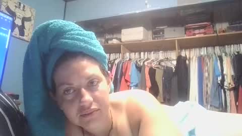 beccabee37 online show from October 3, 6:51 am