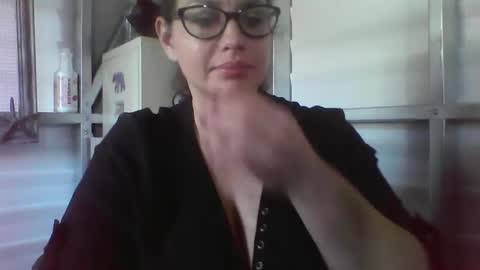 beccabee37 online show from February 16, 5:46 pm