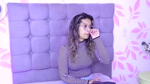 beccamilanni online show from November 15, 12:50 pm