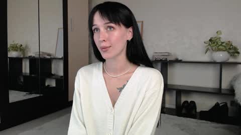 Snapshot of bedcore chatting on October 2, 7:19 pm Violet online show from October 2, 7:19 pm