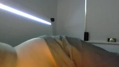 Snapshot of beeinmedeep chatting on February 23, 9:06 am beeinmedeep online show from February 23, 9:06 am