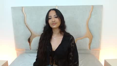 Snapshot of beella_tay1 chatting on October 9, 4:33 pm BELLA online show from October 9, 4:33 pm