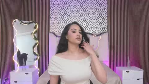 BELLA online show from November 23, 4:30 pm