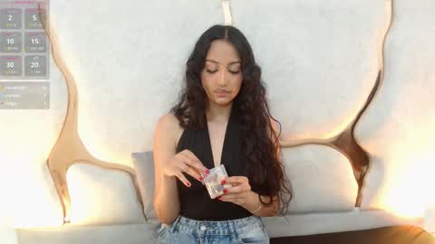 Snapshot of beella_tay1 chatting on September 25, 3:44 pm BELLA online show from September 25, 3:44 pm