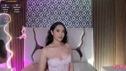 BELLA online show from December 21, 1:59 pm