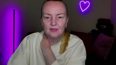 Bella online show from April 18, 11:24 am