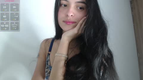 Snapshot of bella_musee chatting on January 8, 12:17 am   online show from January 8, 12:17 am