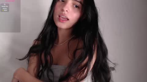 Snapshot of bella_musee chatting on February 22, 1:11 am   online show from February 22, 1:11 am