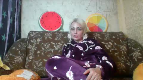 Bella Nathalie online show from October 19, 2:30 pm