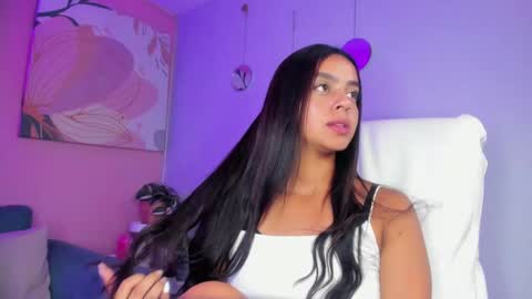 BELLA online show from September 12, 9:33 pm