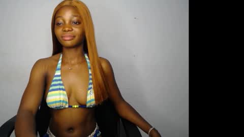 bella online show from November 24, 12:12 am