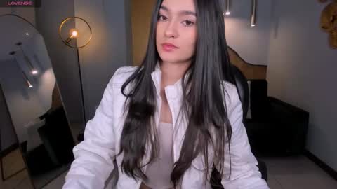 Snapshot of bellaclark1 chatting on October 8, 3:44 am Bella online show from October 8, 3:44 am