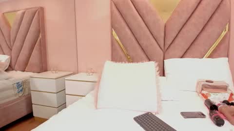 bellalumi online show from November 5, 3:56 am