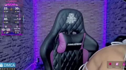 Snapshot of bellaodisea chatting on September 26, 10:18 pm online show from September 26, 10:18 pm