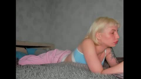 Bella Seen online show from April 16, 7:02 pm