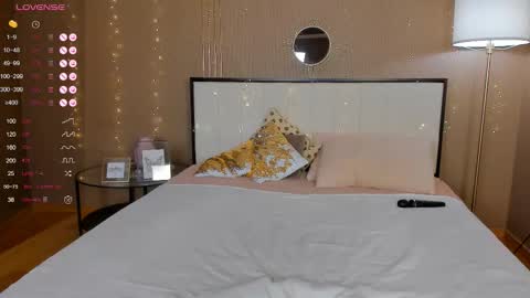 Bella online show from October 5, 1:54 am