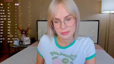 Bella online show from March 28, 1:16 am