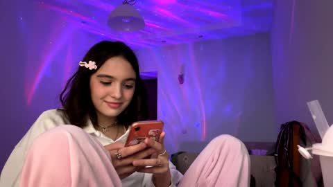 Nicole online show from April 26, 1:20 pm