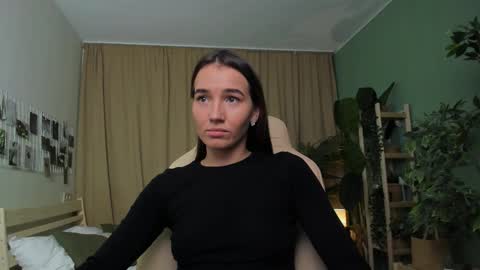 Bella online show from December 2, 3:03 pm