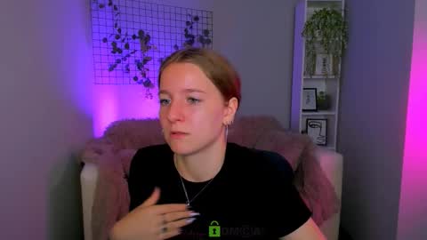Snapshot of benny_duglas chatting on September 21, 9:41 am Benny online show from September 21, 9:41 am
