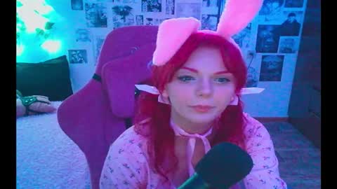 BerrieKitten online show from October 8, 7:40 pm