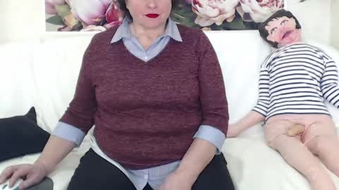 Snapshot of berryshickx chatting on March 9, 9:35 am BerryShickX online show from March 9, 9:35 am