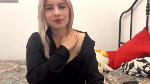 BlondeReka ITS MY 1st DAY HERE online show from November 25, 12:18 pm