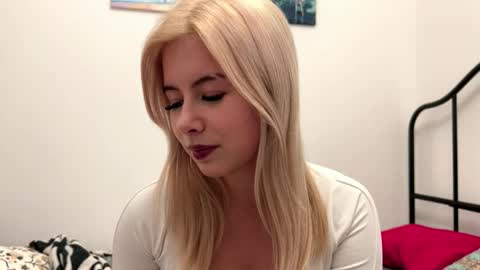 BlondeReka ITS MY 1st DAY HERE online show from November 11, 2:03 pm