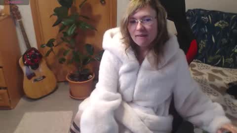 Betty online show from November 17, 8:48 am