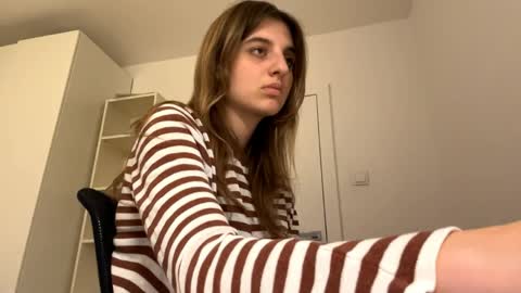 Lina online show from May 9, 6:10 pm