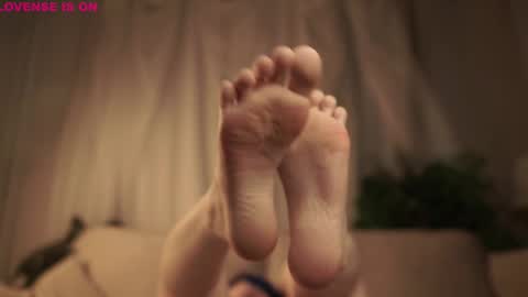 Eliz online show from February 2, 2:43 am