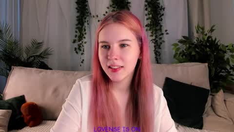 Snapshot of bezuya chatting on October 2, 1:43 am Eliz online show from October 2, 1:43 am