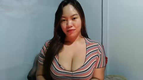 Snapshot of big_buttasian chatting on January 15, 2:38 am Grace - online show from January 15, 2:38 am