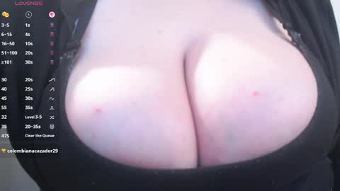 Snapshot of bigbittiesandfun chatting on September 27, 7:10 pm bigbittiesandfun online show from September 27, 7:10 pm