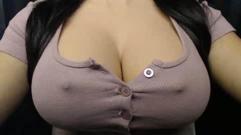 Snapshot of bigboobs_ivy chatting on October 13, 10:23 pm Ivy online show from October 13, 10:23 pm