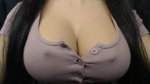 Snapshot of bigboobs_ivy chatting on September 29, 9:58 am Ivy online show from September 29, 9:58 am