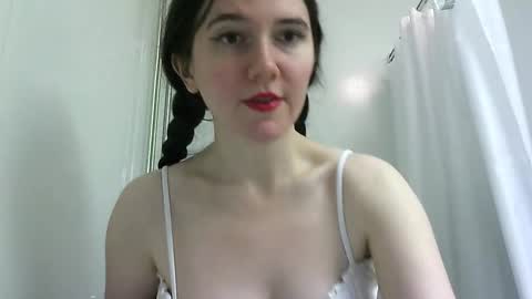 Snapshot of bigbootybunny chatting on October 5, 1:54 am Isabella online show from October 5, 1:54 am