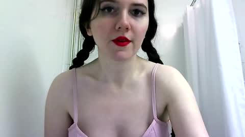 Snapshot of bigbootybunny chatting on February 16, 12:00 am Isabella online show from February 16, 12:00 am