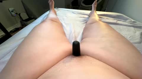Snapshot of bigirl1979 chatting on December 24, 1:17 pm LIVE online show from December 24, 1:17 pm