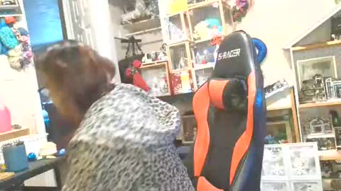 the Mini mami online show from January 13, 1:04 pm