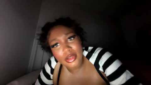 bigtittienyx online show from November 12, 7:28 am