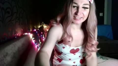 birdie_kiss online show from February 14, 7:05 pm