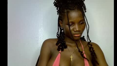 Esthy online show from October 25, 6:37 pm