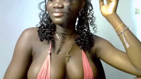 Snapshot of black_ebonyqueen chatting on October 19, 9:00 am Esthy online show from October 19, 9:00 am