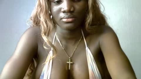 Snapshot of black_ebonyqueen chatting on October 2, 8:03 pm Esthy online show from October 2, 8:03 pm