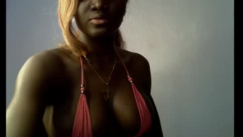 Snapshot of black_ebonyqueen chatting on October 7, 10:30 am Esthy online show from October 7, 10:30 am