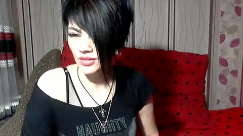 Snapshot of black_hot_01 chatting on December 6, 6:26 am black_hot_01 online show from December 6, 6:26 am