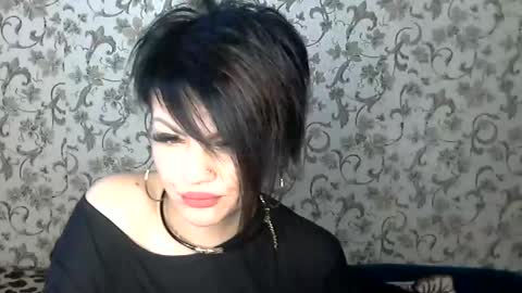 Snapshot of black_hot_01 chatting on October 20, 6:27 am black_hot_01 online show from October 20, 6:27 am