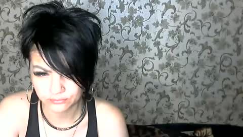 Snapshot of black_hot_01 chatting on October 19, 1:40 am black_hot_01 online show from October 19, 1:40 am