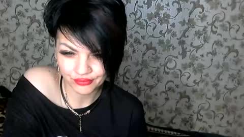 black_hot_01 online show from December 19, 11:08 pm